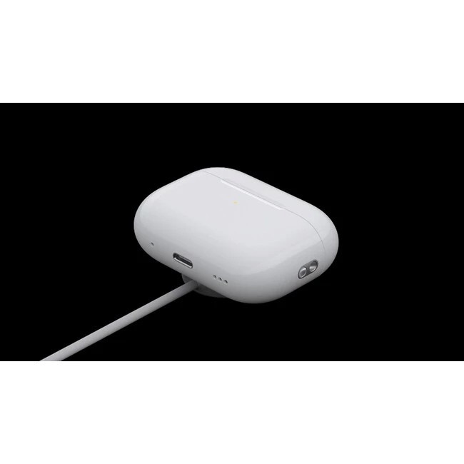 هدفون بلوتوثی اپل مدل AirPods Pro 2nd Generation با نویز کنسلینگ فعال (ANC)، نویز کنسلینگ میکروفون (ENC)، درگاه شارژ USB Type-C، با قابلیت شارژ بیسیم، دارای میکروفون دوگانه از نوع Beamforming، مقاومت در برابر رطوبت و عرق